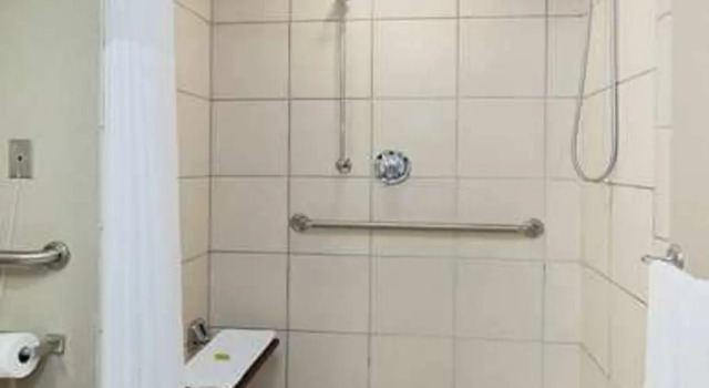 Четырёхместный номер Standard DoubleTree by Hilton Norwalk