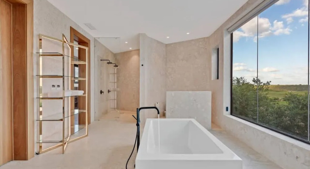 Вилла Modern 7BR Villa w Stunning Views of Golf Course