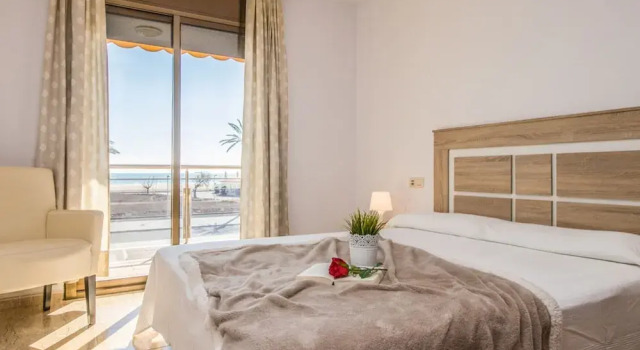 Apartment with sea view and located directly on the promenade of Empuriabrava, Забронировать Апартаменты/квартира Апартаменты Эмпуриабравы, Апартаменты/квартира