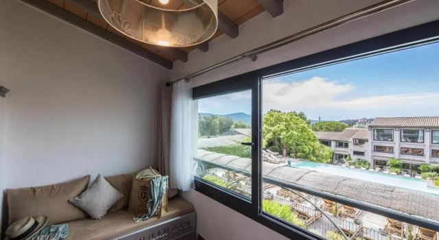 Номер Comfort Hôtel Le Roi Théodore & Spa