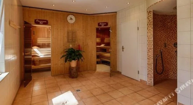 Kleine Residenz am Tierpark, Book Hotel Hotels in Perleberg with Parking, Parking