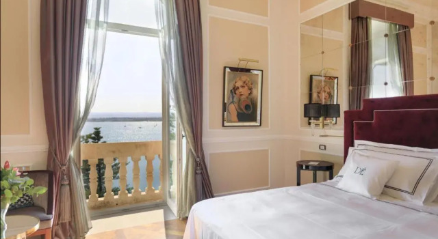 Двухместный номер Deluxe с видом на море Grand Hotel Des Etrangers- The Leading Hotels of the World