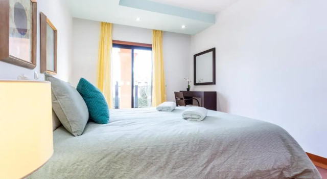 Spacious 2 bedroom apartment Baía da Luz, Rezervovat Apartmán Hotely v Luz s parkováním, Parkování