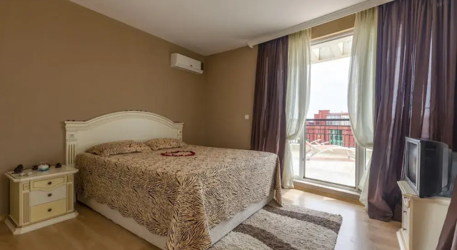 Two Bedroom Apartment, Terrace in Aphrodite Palace, Забронировать Апартаменты/квартира Отели Солнечного берега с бассейном, рядом с Клуб GRAND, Бассейн