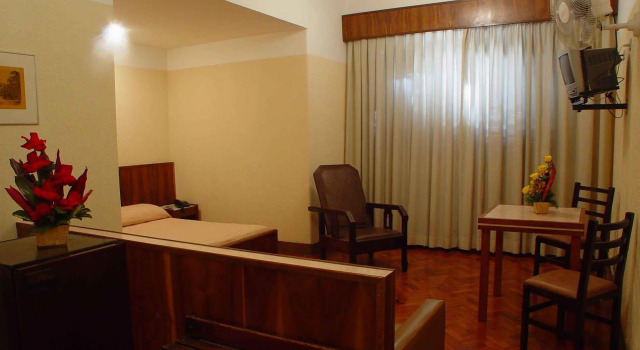 Hotel Plaza, Забронировать Отель Сан-Пауло штат Сан-Паулу, рядом с Собор Сан-Паулу