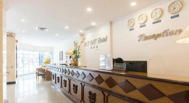 Bat Dat Hotel, Забронировать Отель Отели Хошимина с завтраком, рядом с Thong Nhat Stadium, Завтраки