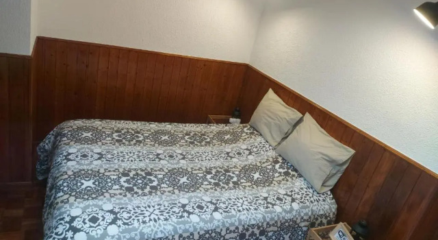 Se alquilan 3 habitaciones privadas, Rezerwuj Hotel Hotele w Baskonia z parkingiem, Parking