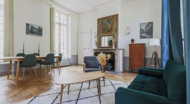 Апартаменты Apartment in Notre-dame Cathedral