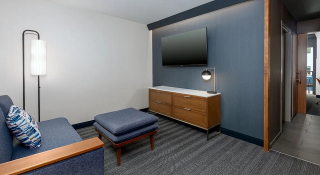 Standard Doppel Zimmer mit Balkon und mit Blick auf den Innenhof Courtyard by Marriott Gainesville GA