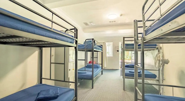 Кровать в общем номере Somewhere To Stay Backpackers