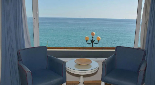 Полулюкс Scorpios Sea Side Hotel
