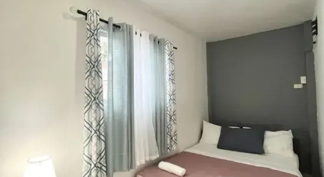 Люкс с видом на бассейн Conrada's Place Hotel and Resort