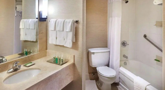 Номер Standard Best Western Plus Waterfront Hotel