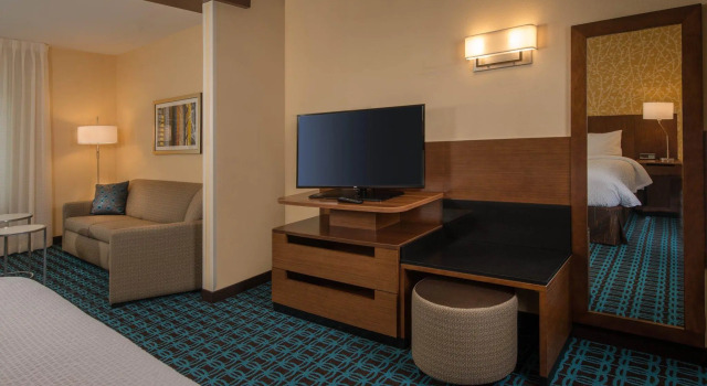 Двухместный люкс Fairfield Inn & Suites by Marriott Washington