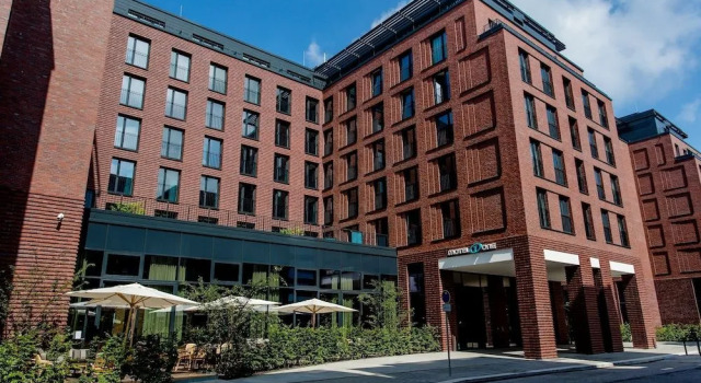 Motel One Hamburg-Fleetinsel, Забронировать Мотель Отели Ганзейского города Гамбурга с парковкой, Парковка
