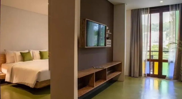 Семейный люкс с балконом и с видом на озеро Lake Avenue Hotel Kandy