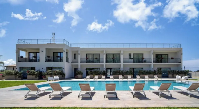 Апартаменты Deluxe Ella Suites Apartments