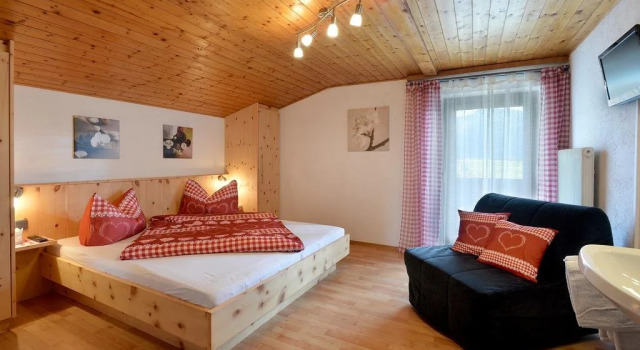 Haus Bianca, Prenota Hotel Hotel a Tirolo con parcheggio, Parcheggio