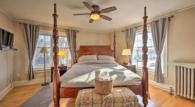 Pet-friendly Sheboygan Home, 1 Mi to Lake Michigan, Забронировать Отель Шебойган Висконсин, рядом с Детский музей