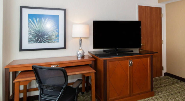 Четырёхместный номер Executive Fremont Marriott Silicon Valley