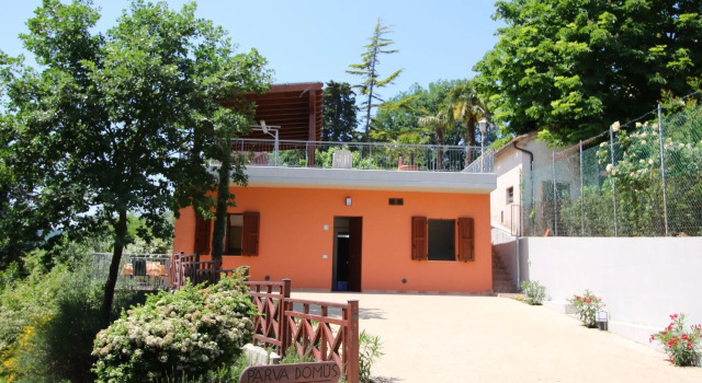 Beautiful Farmhouse in Montecarotto with Private Terrace, Rezervovat Hotel  