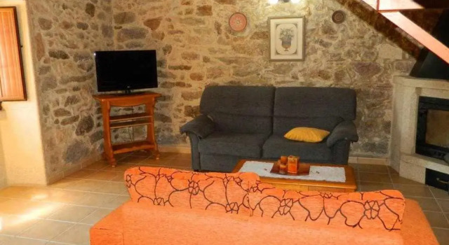 Casa Crina Casa restaurada con finca grande, Забронировать Отель Отели Оутес с парковкой, Парковка