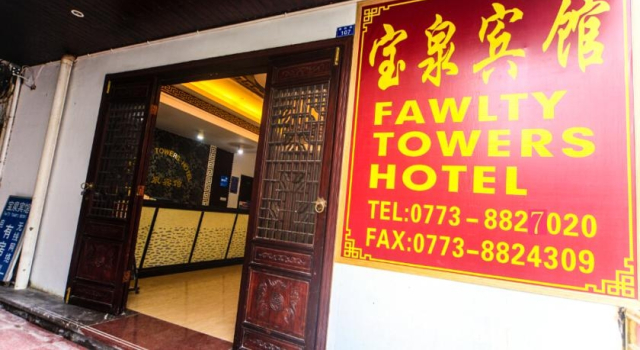 Fawlty Towers Hotel, Boek Hotel Yangshuo Guangxi