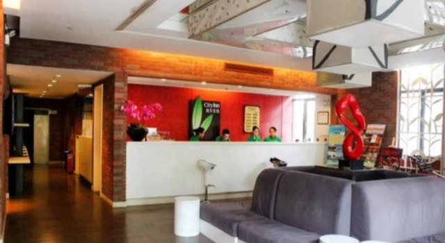 City Inn OCT Loft Branch