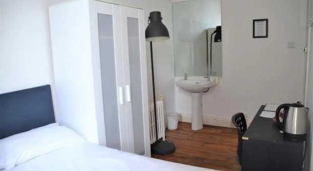 Номер Standard No 13 Georgian Shared House - By Clifton Short Lets