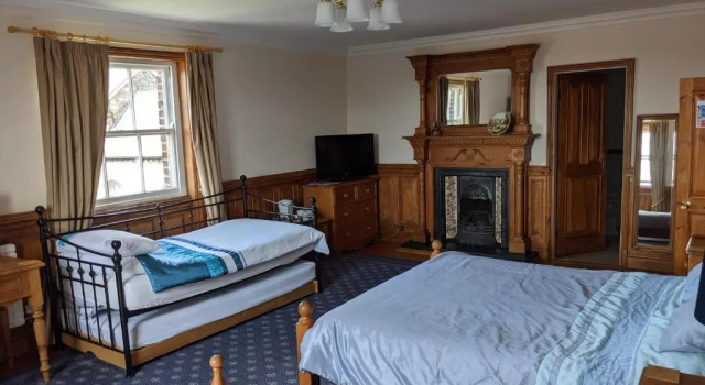 Семейный номер Standard The Londesborough Arms bar with en-suite rooms