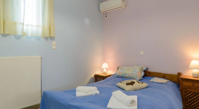 Comfy Vacation flat 300 meters from beach, Забронировать Отель Отели Спата - Артемида 3 звезды, 3*