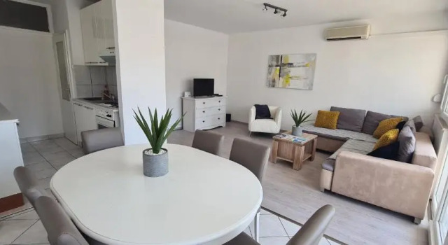 Apartment Dominis, Prenota Appartamento Splitska 