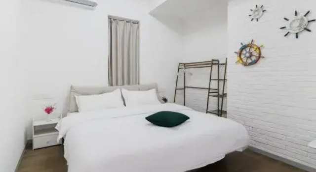 Люкс Luxury Runi Suoyuan Homestay (Jiefangbei Area Hong Ya Dong)