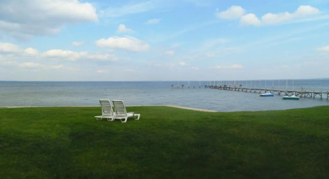 Четырёхместный номер Standard с видом на озеро Lakeside Resort & Conference Center