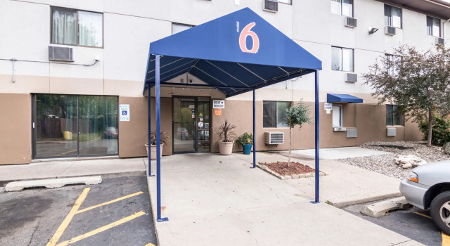 Motel 6 Saint Paul, MN - I-94