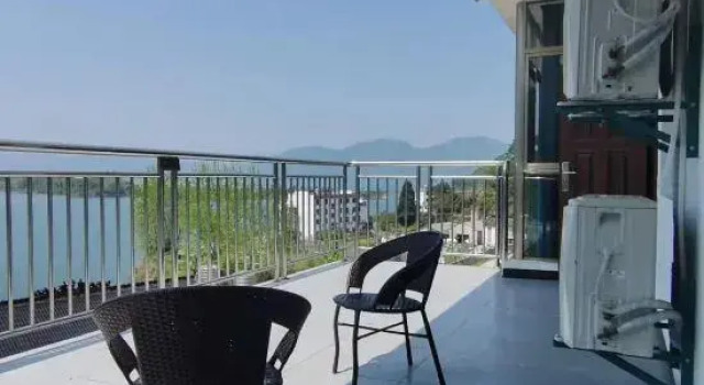 Люкс Huying Yunlou Homestay