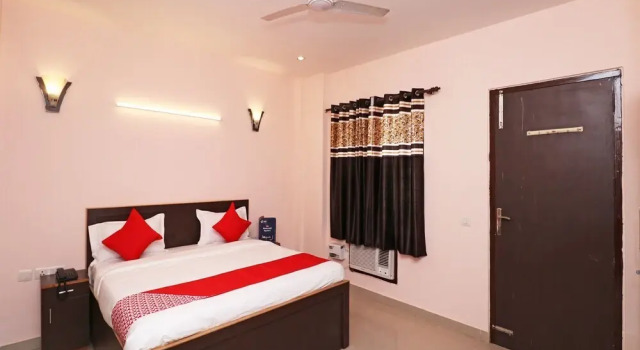 The Repose By OYO Rooms, Varaa Hotelli Gurgaon 