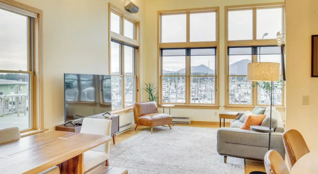 Апартаменты Custom Harborside Loft In the Heart of Ketchikan