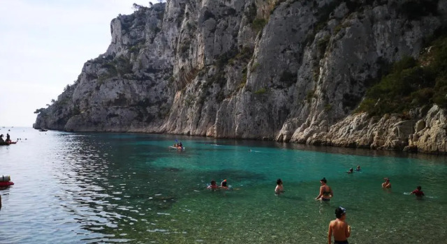 Коттедж c 1 комнатой petite maison dans le parc national des calanques