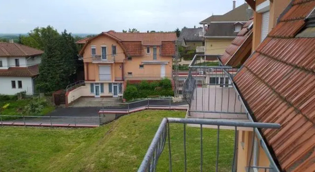 Hillside Imre Apartman, Book Lejlighed Hoteller i Western Transdanubia med parkering, Parkering
