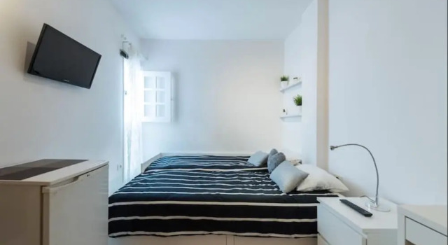 #3 Private Room Renovated Apt Habi, Забронировать Отель Отели Лас-Пальмас-де-Гран-Канария 3 звезды, рядом с Театр Cuyas, 3*