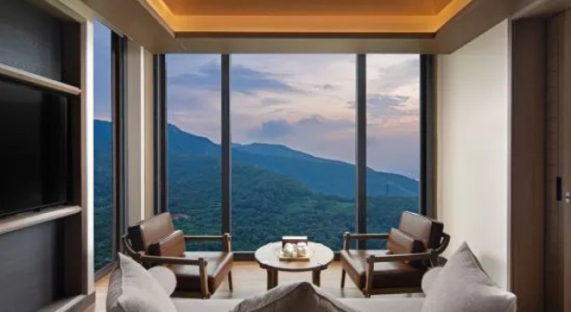 Люкс Deluxe Lianyungang Huaguo Shan ·Wuyunkong