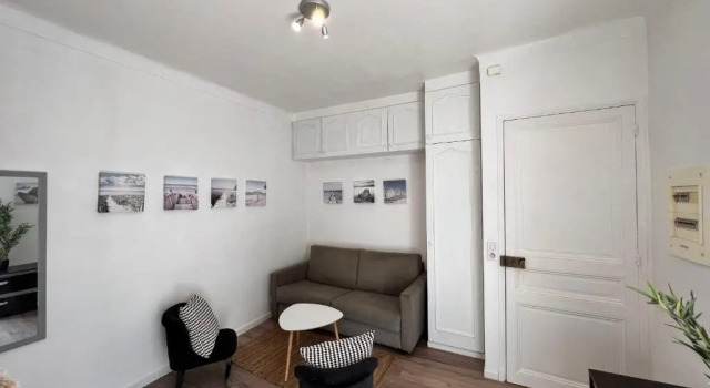 Апартаменты 30m Studio in the heart of old Antibes wifi air conditioning