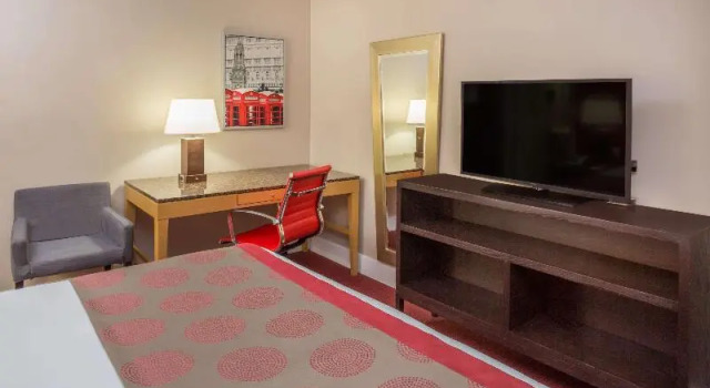 Двухместный номер Standard с балконом Ramada by Wyndham Miami Springs/Miami International Airport
