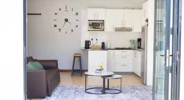 Room-luxurious Private Apartment With Po
