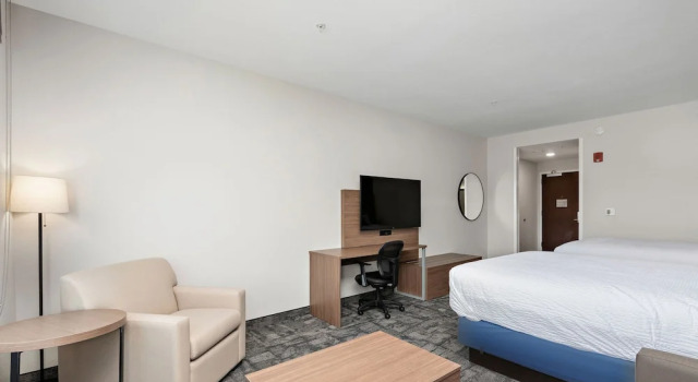 Holiday Inn Express Kansas City North – Parkville by IHG, Rezerwuj Hotel Parkville Kansas