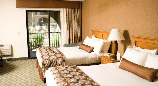 Четырёхместный номер Deluxe Borrego Springs Resort