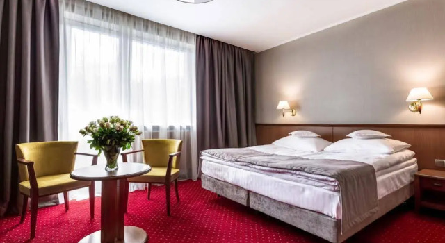 Hotel Konradówka Wellness & SPA - 300 metrów do centrum, Забронировать Отель Отели Карпач с парковкой, рядом с Museum of Sport and Tourism, Парковка