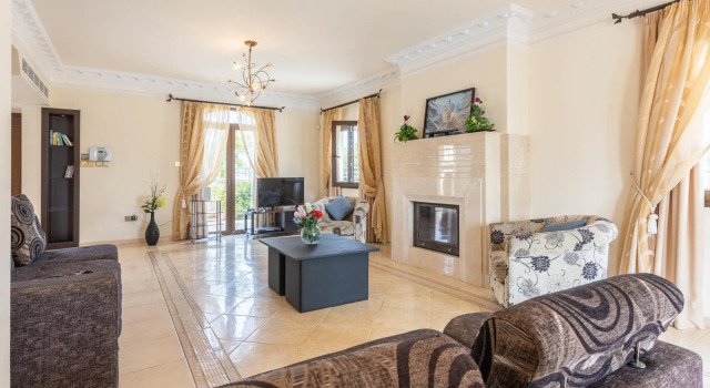 Villa Brigitte, Забронировать Вилла Коттеджи Паралимни, Коттедж