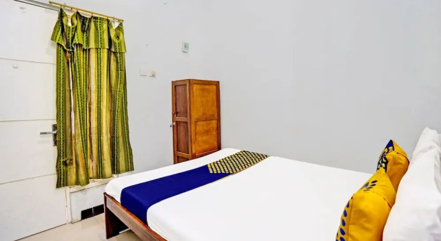 Deluxe room OYO Life 93841 Panorama Dewi